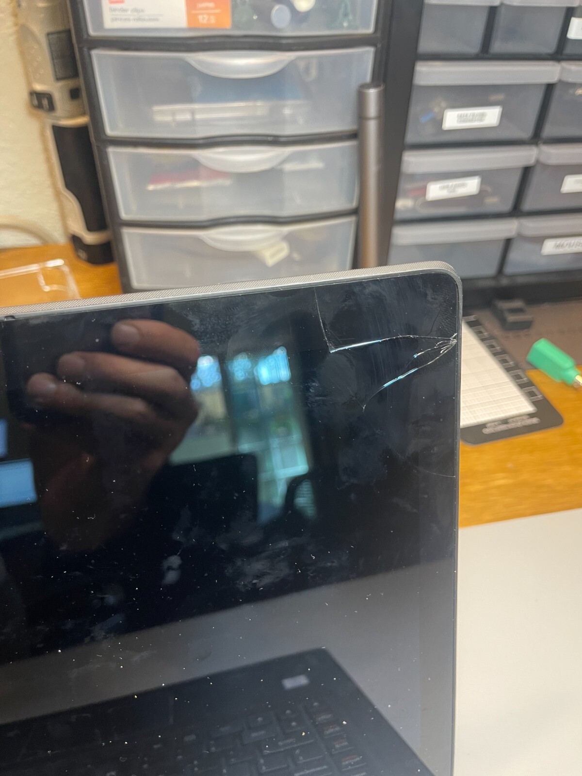 Lenovo Yoga 900-13ISK2 -i7- 6th Gen. NOT Working, Cracked Screen, NOT TURN ON