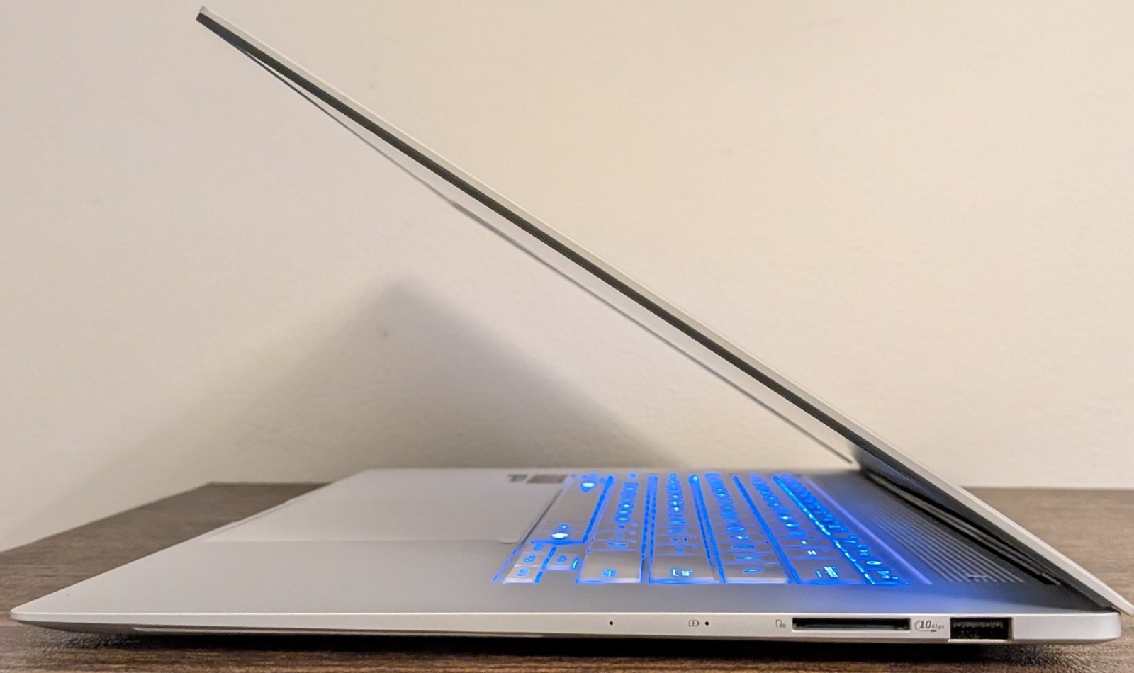 ASUS Zenbook S 16 3K 120Hz OLED Touch (Ryzen AI 9 365, 24GB RAM, 1TB SSD) White