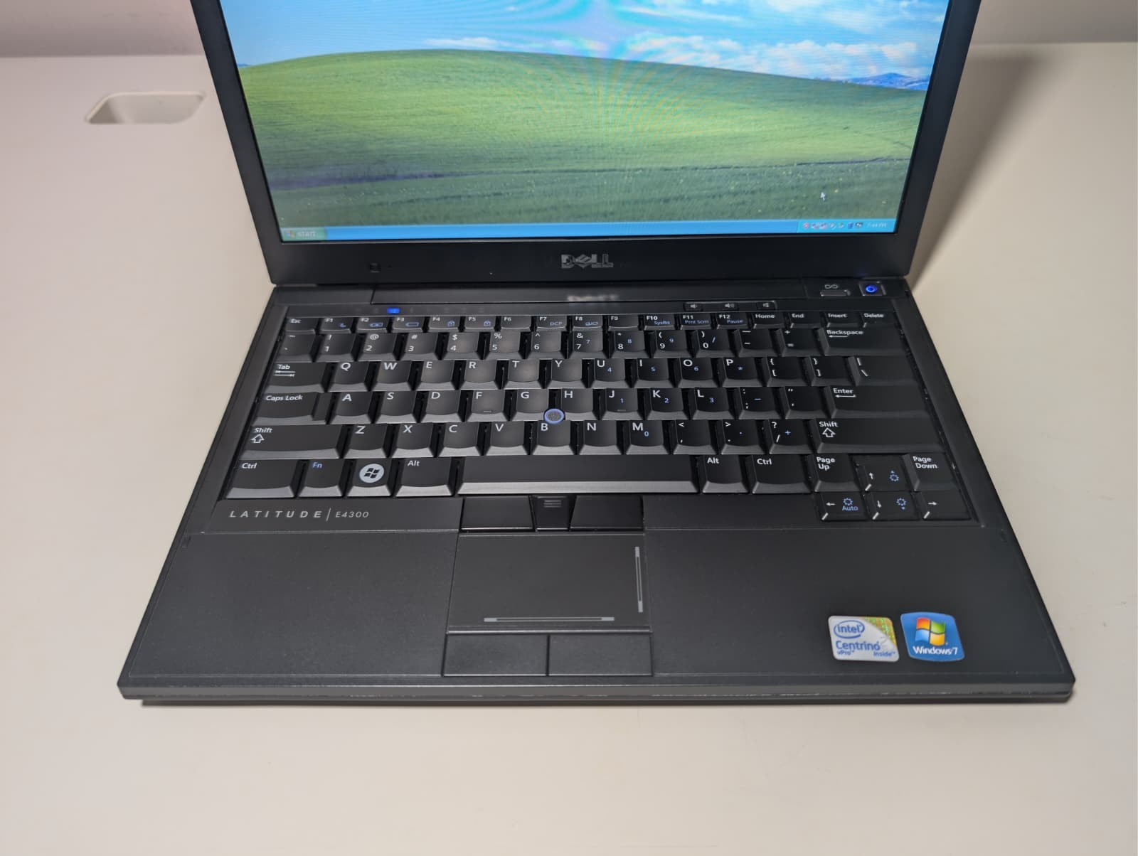 Dell Latitude E4300 | C2D 2GB RAM 160GB HDD | Win XP Pro 32-Bit | DVD+RW