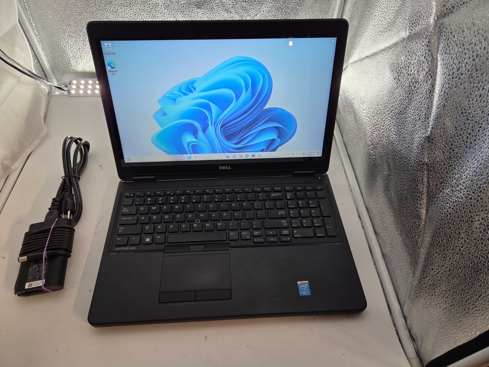 621194LatitudeE5550Gamer w/charger.Hybrid Gfx.i7-5600U.16GB.120GB SSD.15.6″Touch