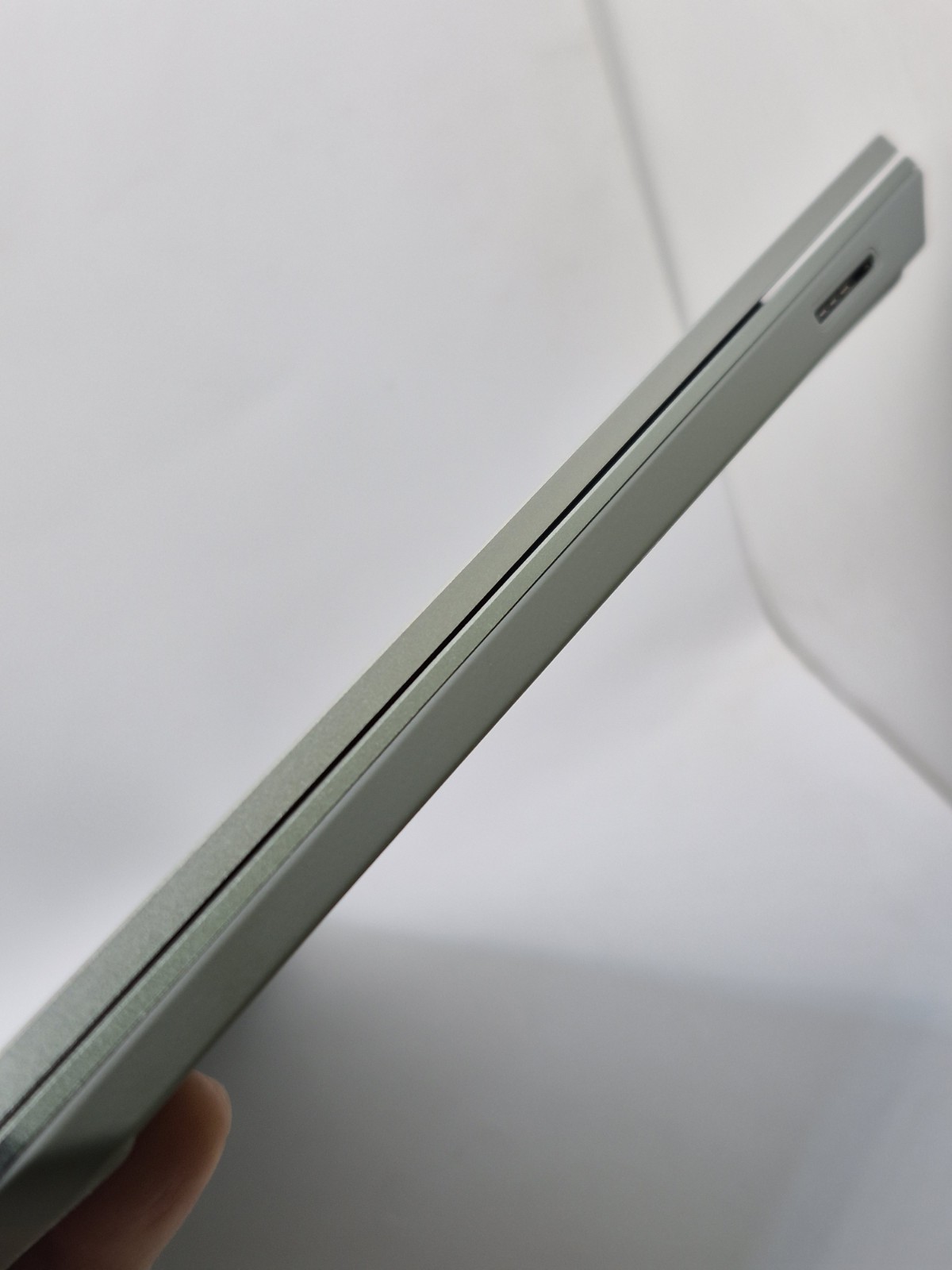 Microsoft Surface Laptop Go 3 12.4″ 8GB RAM – 256GB SSD Sage Cycle 101