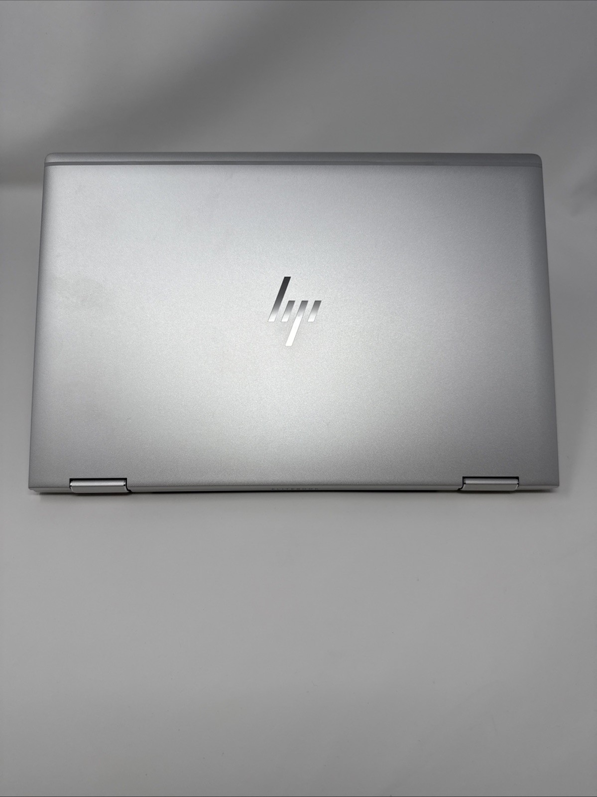 HP EliteBook x360 1040 G6 (Intel Core i5 8th Gen @ 1.60GHz, 8GB RAM, 256GB SSD)