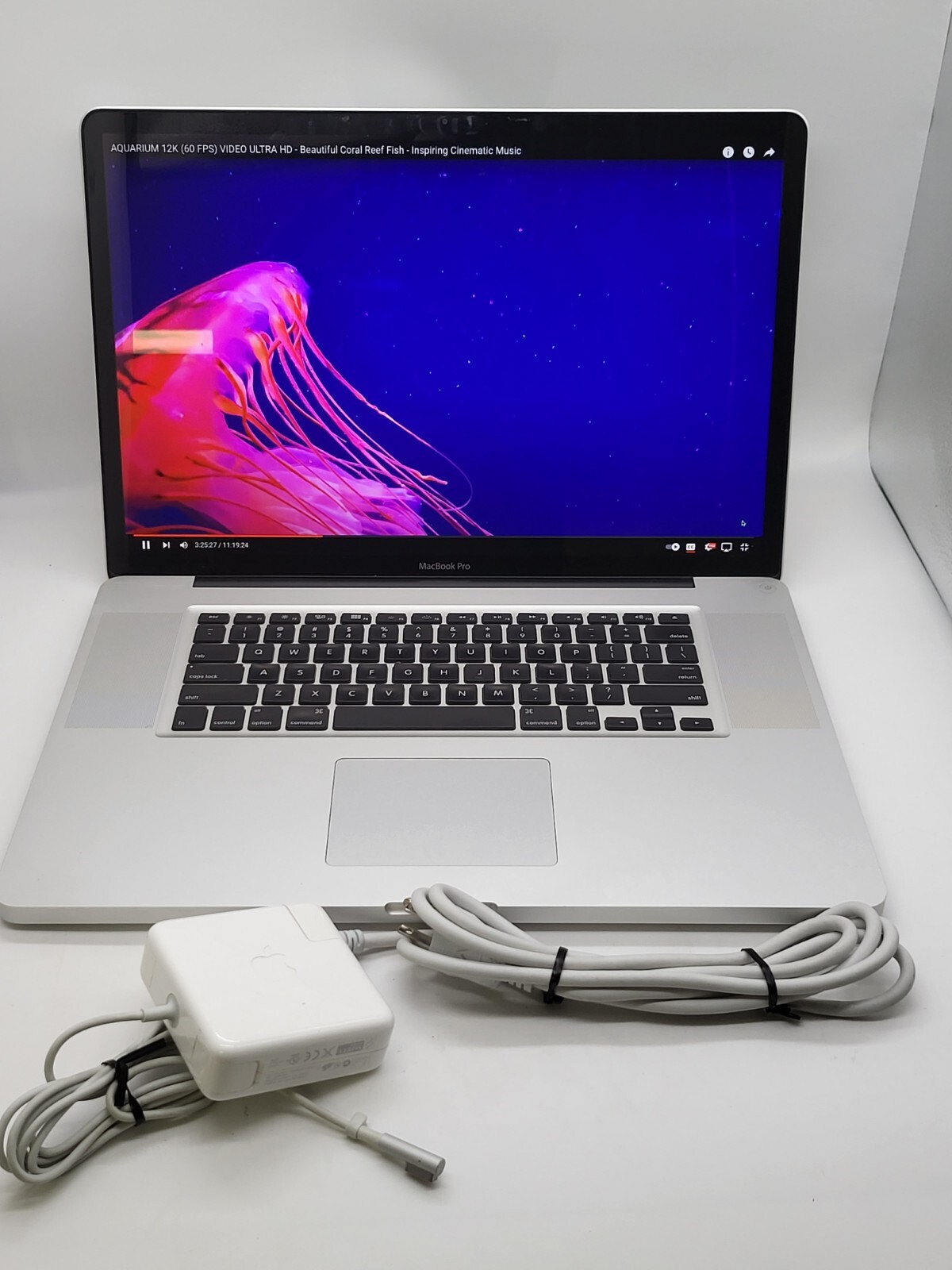 UPGRADED APPLE MacBook Pro 17” Core i7 TURBO 3.5GHz 16GB 4TB SSD 3 YEAR WARNY