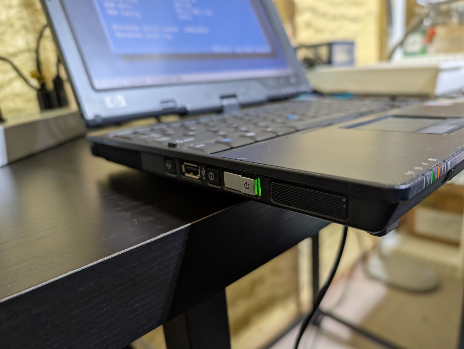 HP Compaq TC4200 Intel Pentium M 2.00Ghz 12.1″ TouchScreen Laptop