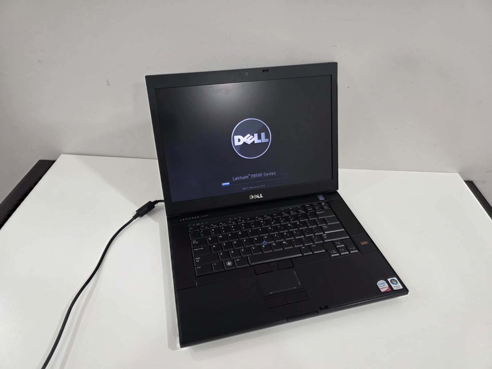Vintage Dell Latitude E6500 Intel Core2 Duo CPU T9400 4GB Webcam Bluetooth