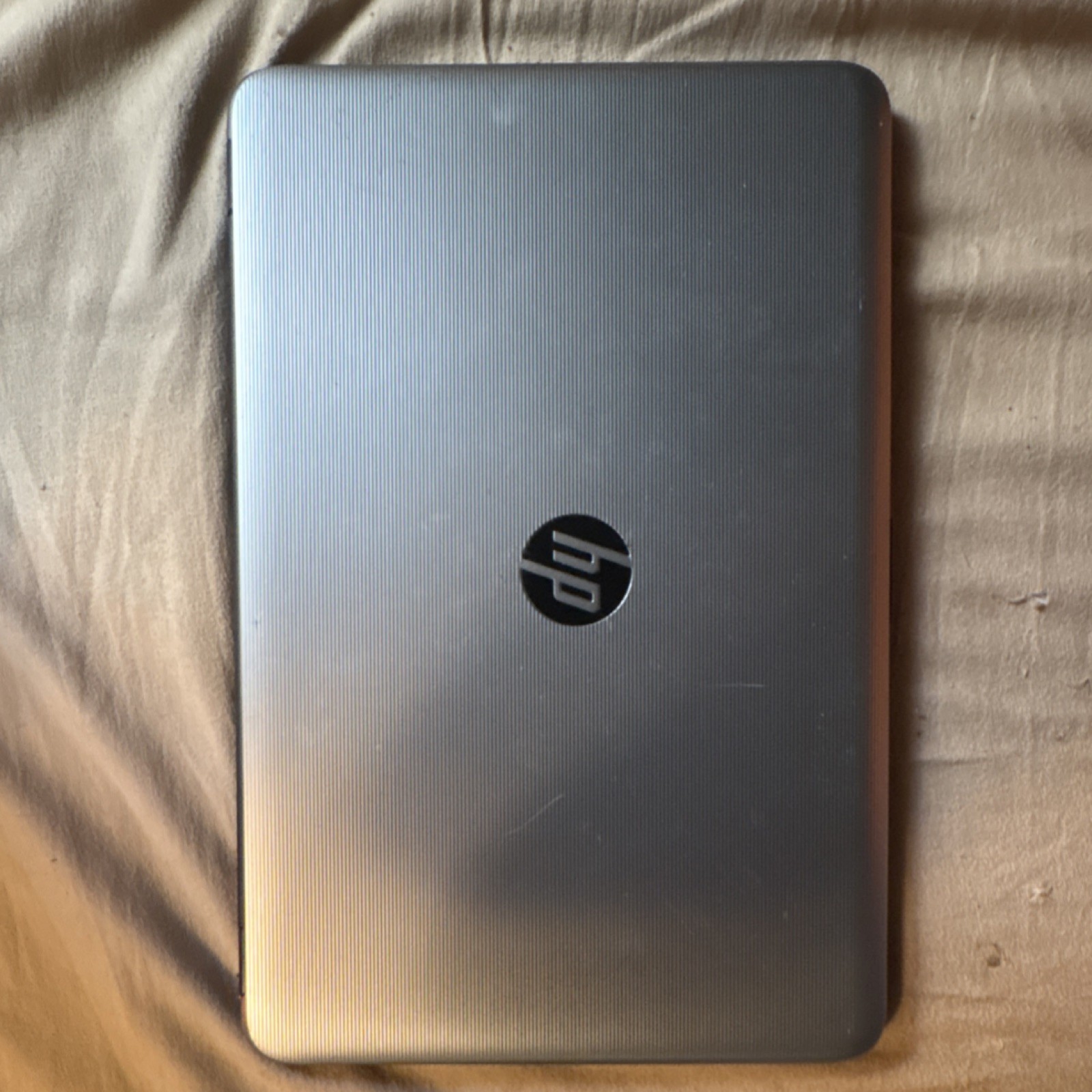 HP 15-af008au 15.6″ Laptop AMD A4 4GB 500GB HDD Win 10 Radeon R3 Silver