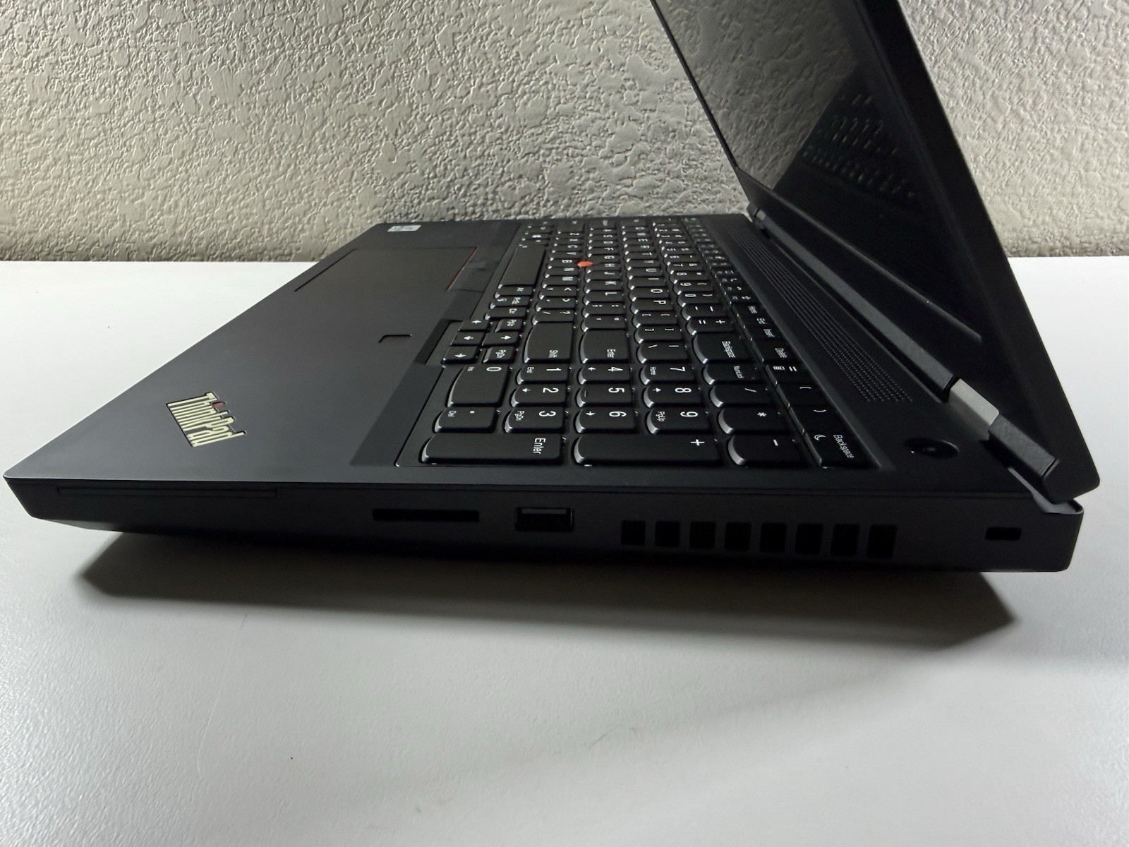 LENOVO THINKPAD P15 GEN 1 I7-10850H 512GB 8GB WIN 11 NVIDIA T1000 NO BATTERY