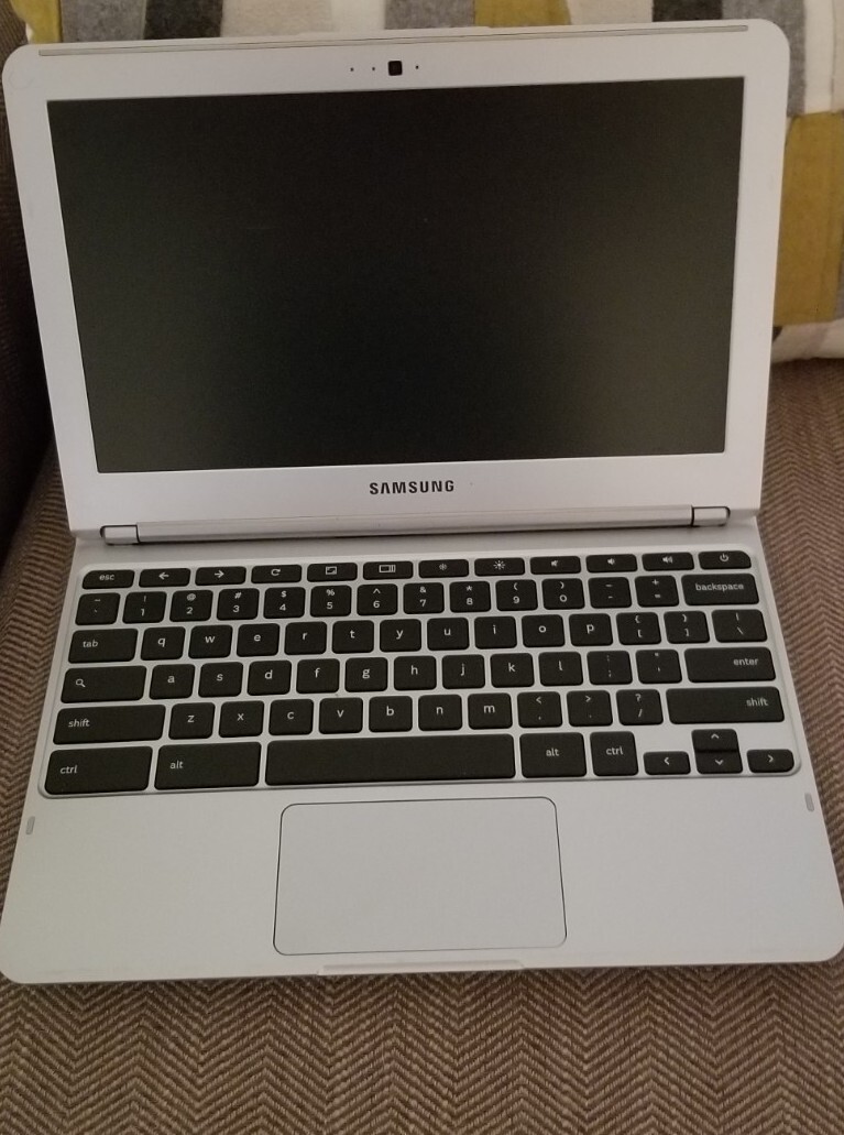 Samsung Chromebook XE303C12 11.6″ 16GB, Samsung Exynos 5 Dual (No Power Cord)