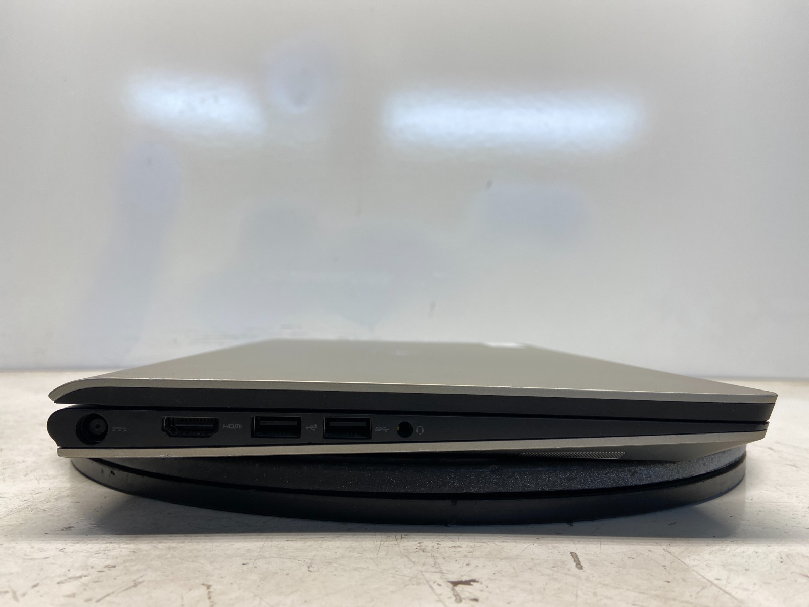 Dell Inspiron 3137 Intel Celeron 2955U 1.4GHz 2 GB NO HDD