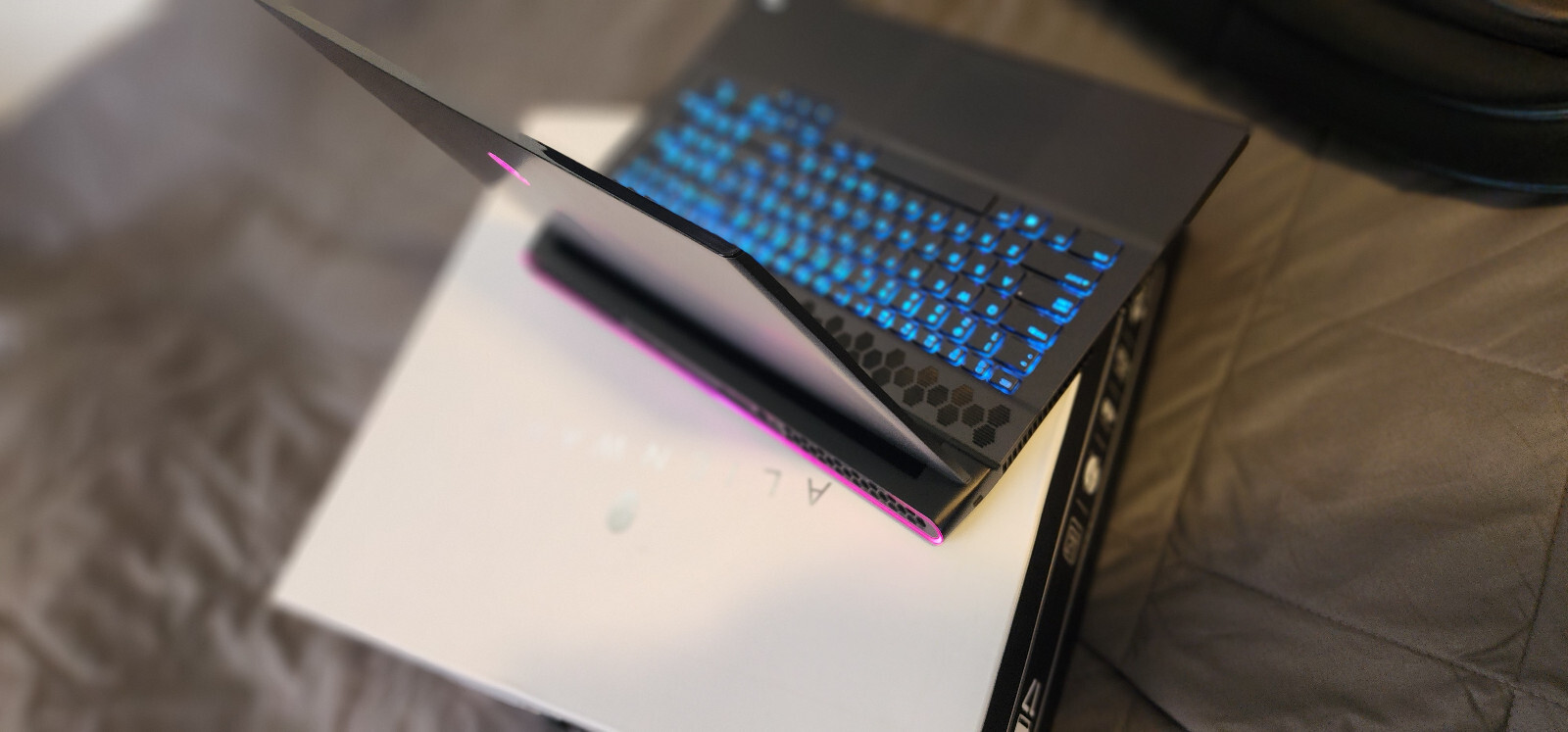 Alienware M17 R2