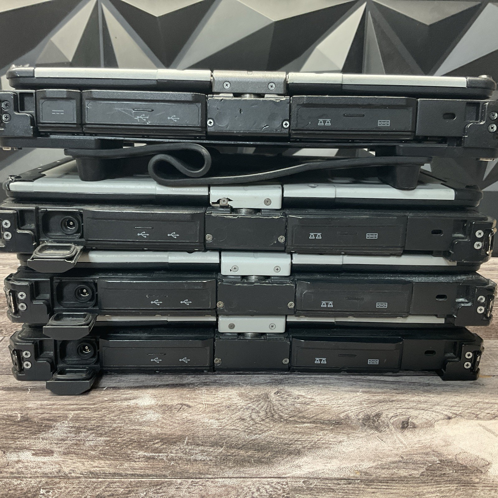 Lot of 4 GETAC V110 G3 / I5 6th / Rugged Laptop Tablet PC / A10