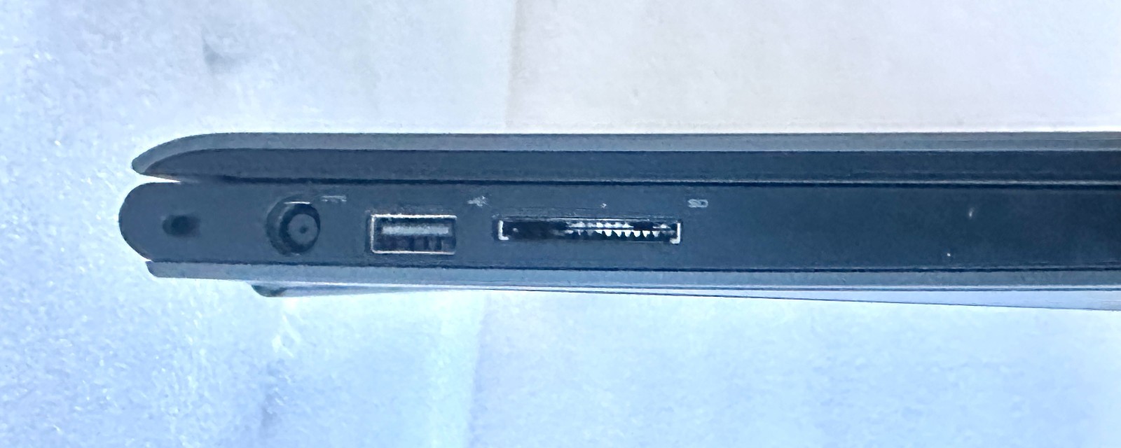 Dell Latitude 3550 15,6″ i3-5200U CPU @ 2,20 GHz 4 Go de RAM 500 Go HDD