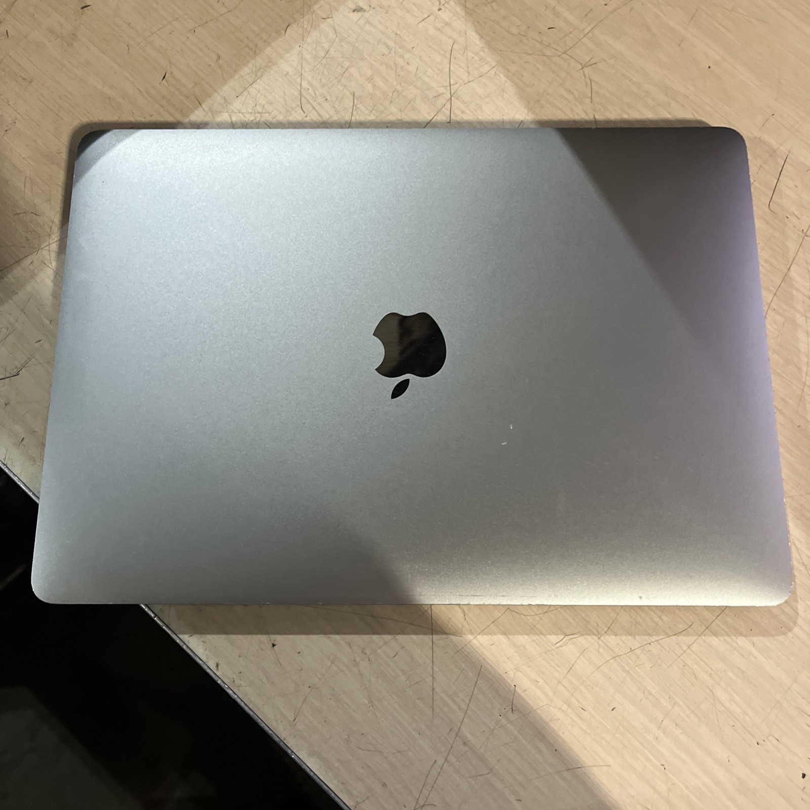 APPLE MACBOOK PRO 13″ MID-2017 CORE I5-7360U 2.3GHZ 8GB RAM NO HD *