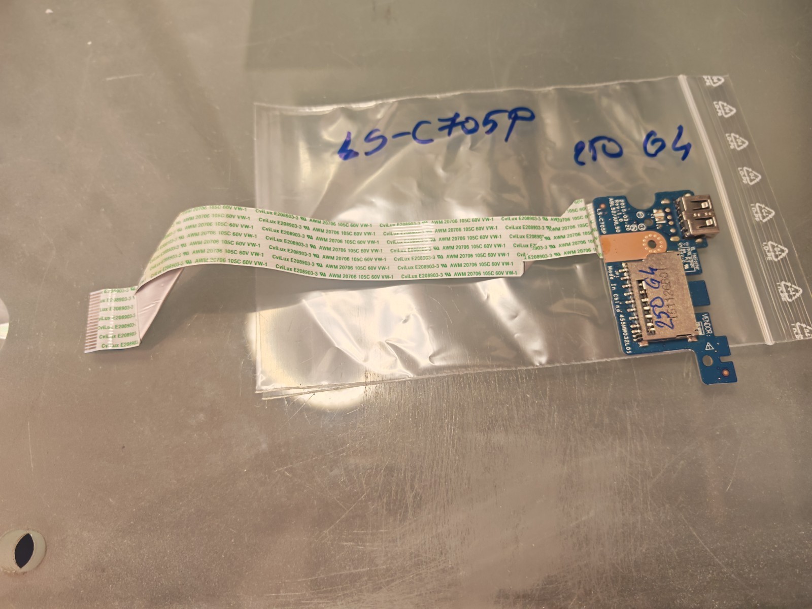 HP 15-AY 250 G4 255 G4 15-AC 15-AR USB SD CARD LS-C705P
