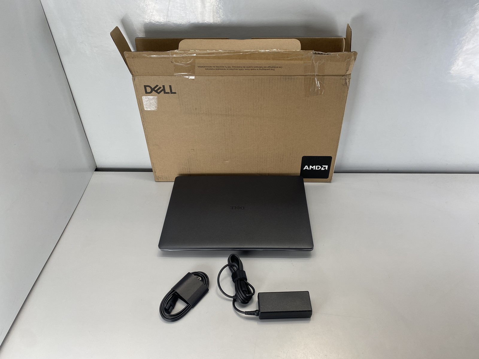 Dell Laptop Pro 16 PC16255 16″ AMD Ryzen 7 250 1TB- Gray