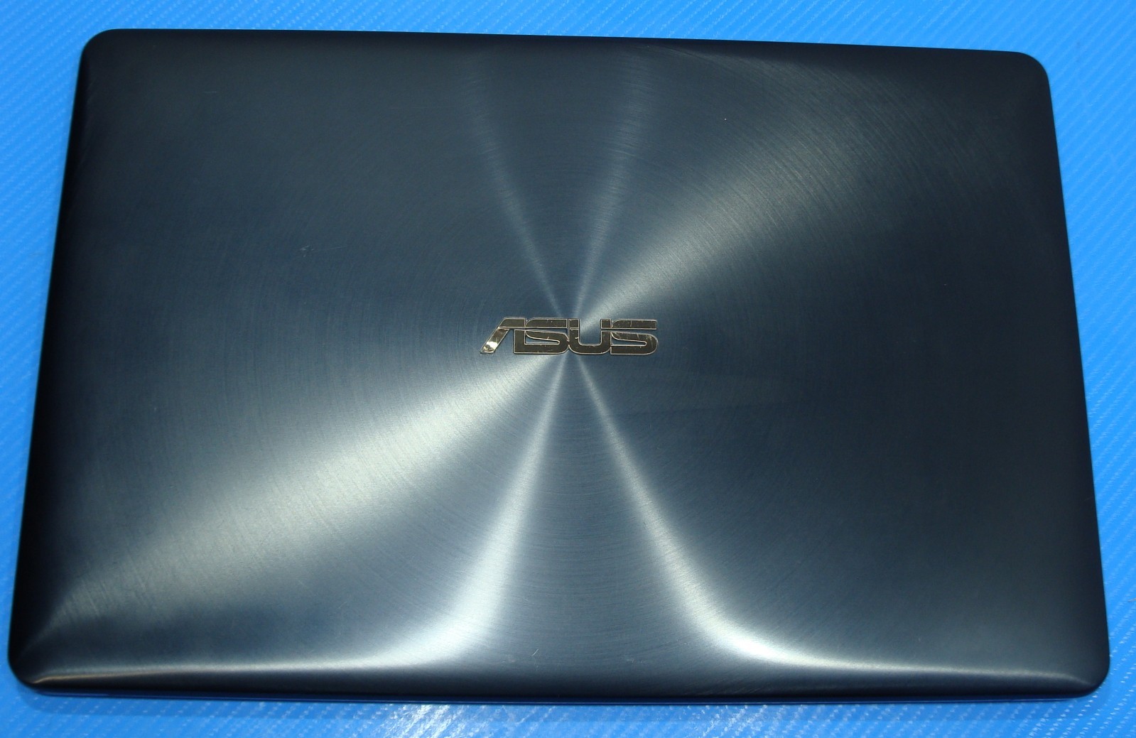 Asus ZenBook Pro 15 UX580GE UHD 4K Touch i9-8950HK 2.9GHz 16GB 512G GTX 1050 Ti