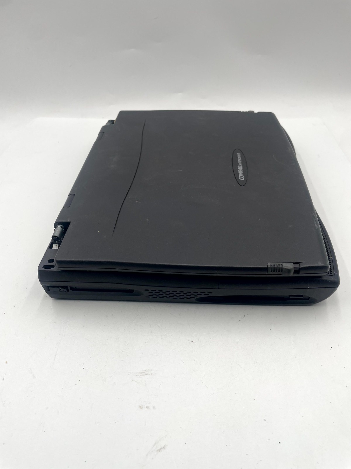 Vintage Compaq Presario CM2000 Laptop Black & Gray LCD Display USB and PS/2 Port