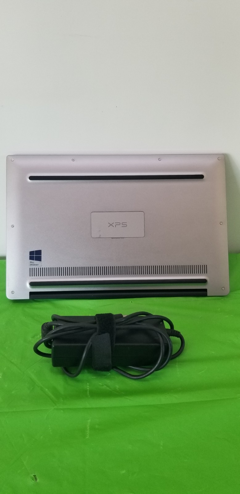 13.3″ Dell XPS 13 9360 Laptop i5-7200U @ 2.50GHz 8GB RAM 256GB SSD Win 11 Pro