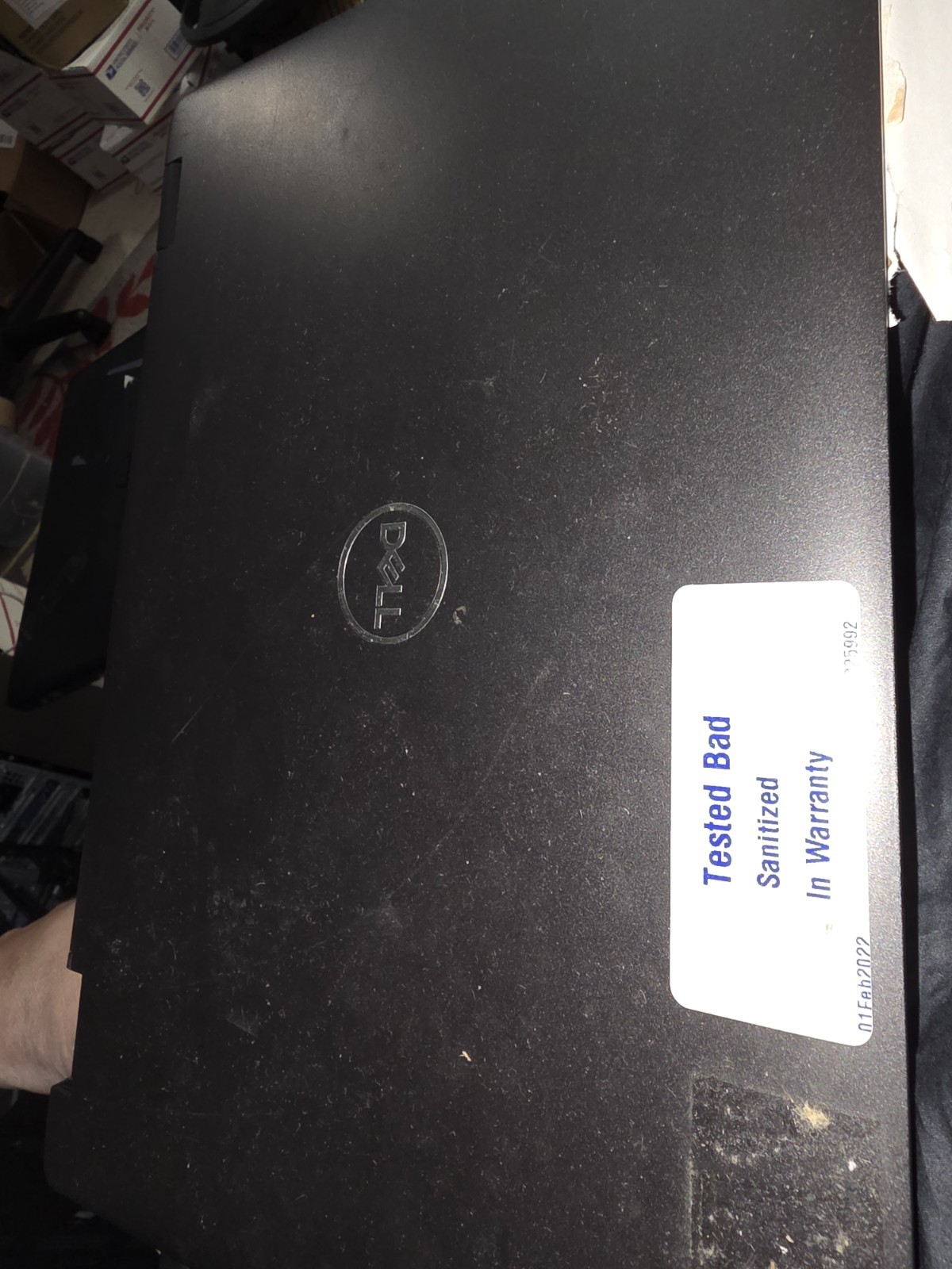 Dell Latitude 5300 2-in-1 Intel Core i5-8365u,4GB RAM NO SSD. BROKEN SCREEN