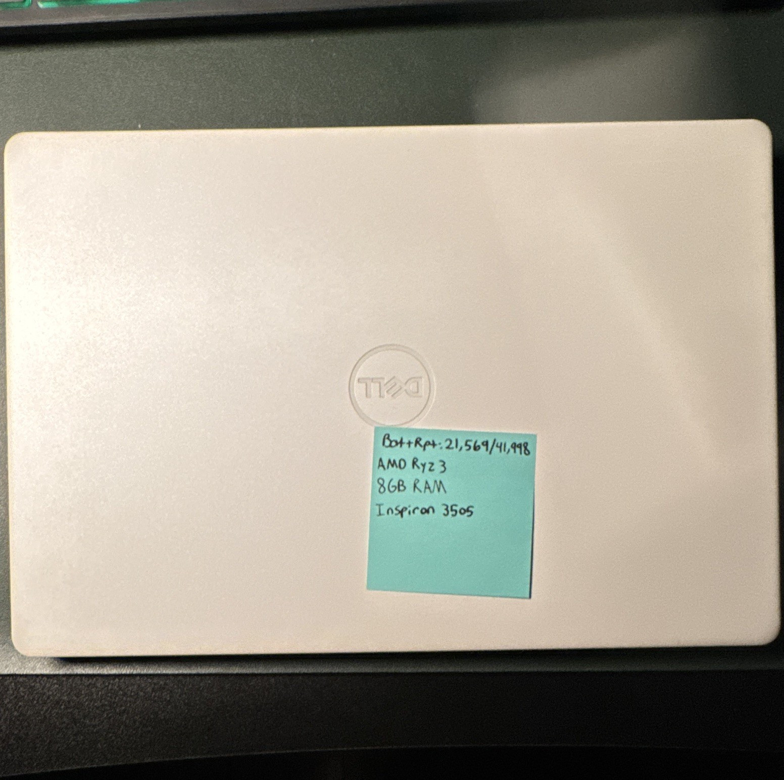 White Dell Inspiron 3505 15.6″ Ryzen 3 8GB RAM 256GB SSD Win11