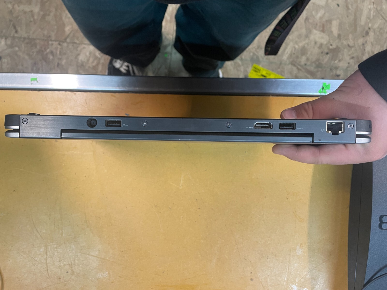 Dell Latitude E7240 256GB SSD Intel i5-4310U 8GB RAM