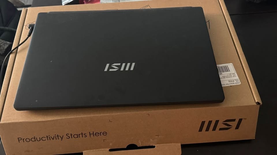 MSI Modern 15 B12M 15.6″ Laptop – Black (Intel Core i5-1235U/512GB SSD/16GB RAM/