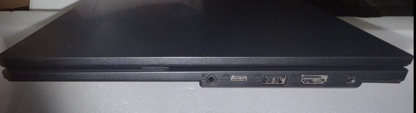 ASUS Vivobook 15 AMD Athlon Gold 7220U Radeon Laptop. Win 11