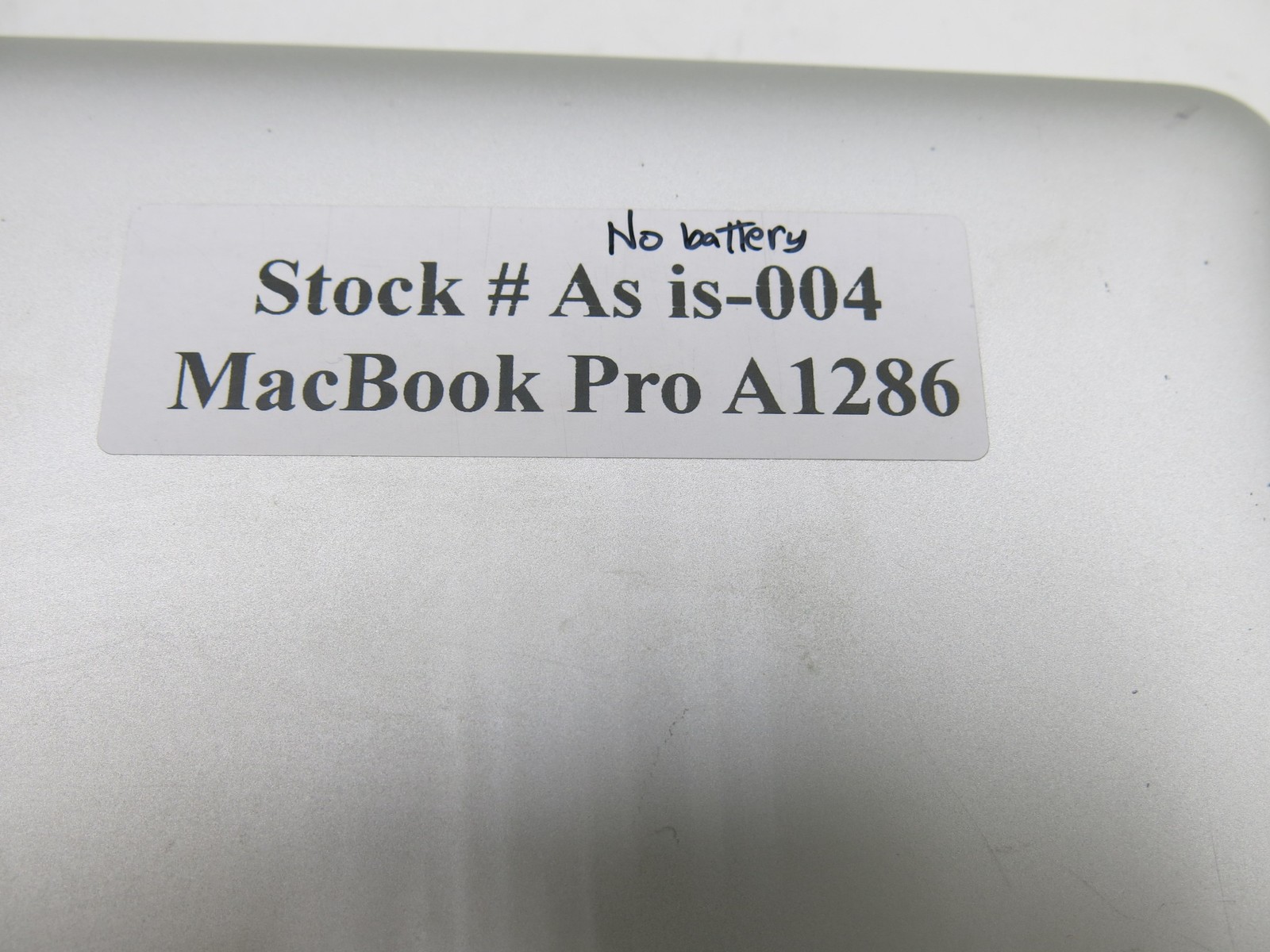 Apple MacBook Pro A1286 15.4″ 2011 | i5-520M 2.4GHz | 4GB Ram | Powers On