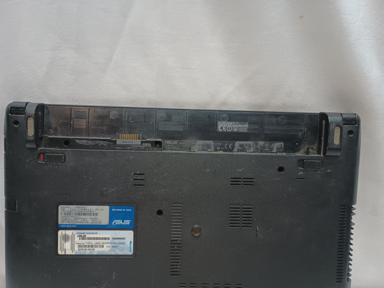 Asus X401A Laptop No Battery For Parts Or Repair Only Did Not Power On