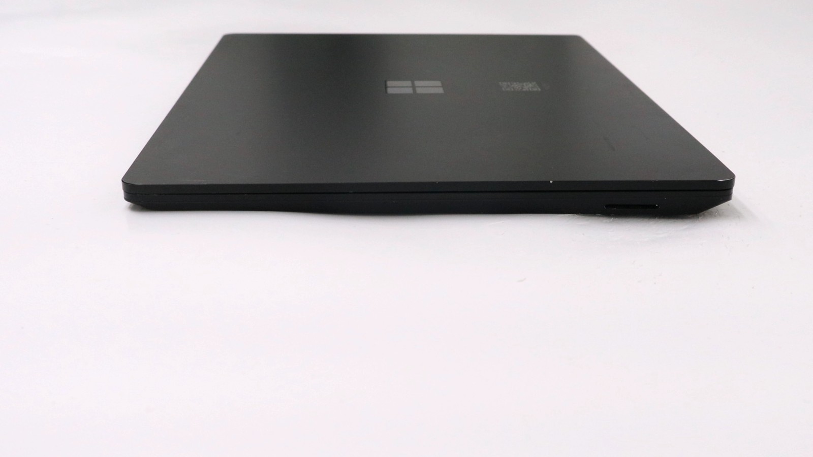 Microsoft Surface Laptop 3 14″ i7-1065g7 16GB 512GB – Good