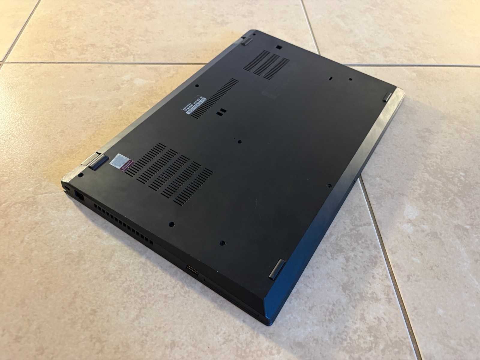 Lenovo ThinkPad T590 i7-8565U 16GB RAM 512GB SSD Windows 11 Pro 15.6″ Laptop