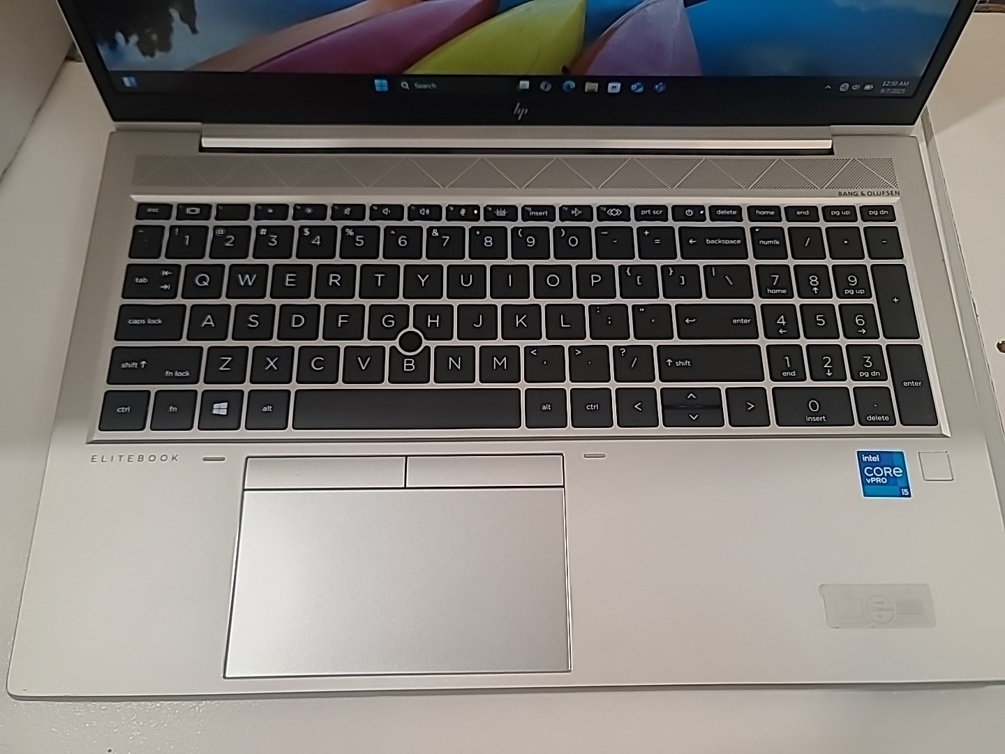 HP Elitebook 850 G8 15.6″ Silver FHD 2.4 GHz i5-1135G7 16GB 512GB NVMe
