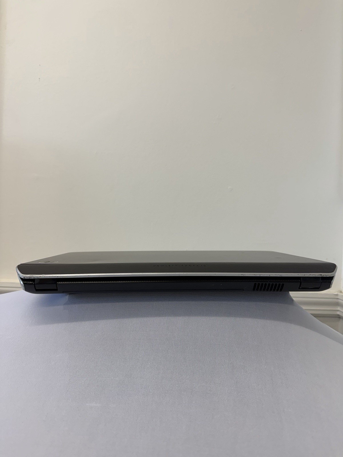 HP Envy dv6 Laptop – Screen Leaking Light – AMD A6-4400M – Read Des