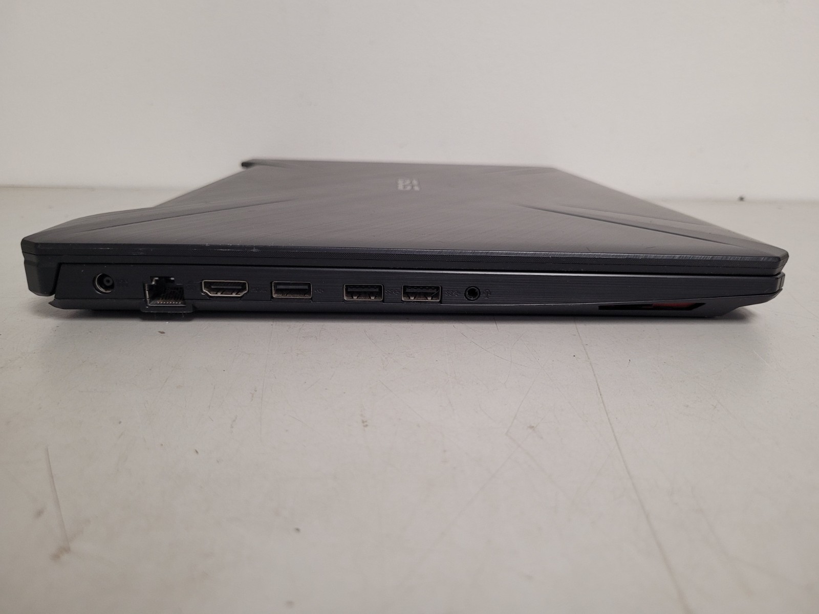 ASUS TUF Gaming 15.6″ FHD i7-9750H no ram noSSD FX505GT-AB73*Parts LANRCV0056324