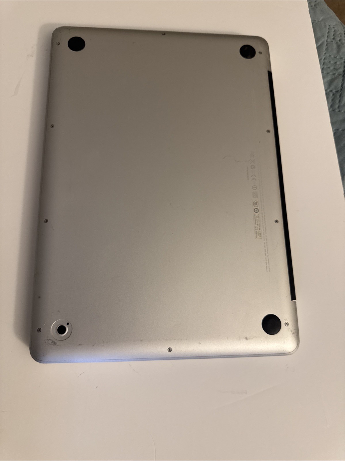 Apple MacBook Pro A1278 Intel Core 2 Duo P7550 2.26GHz 4GB RAM, 499GB HD