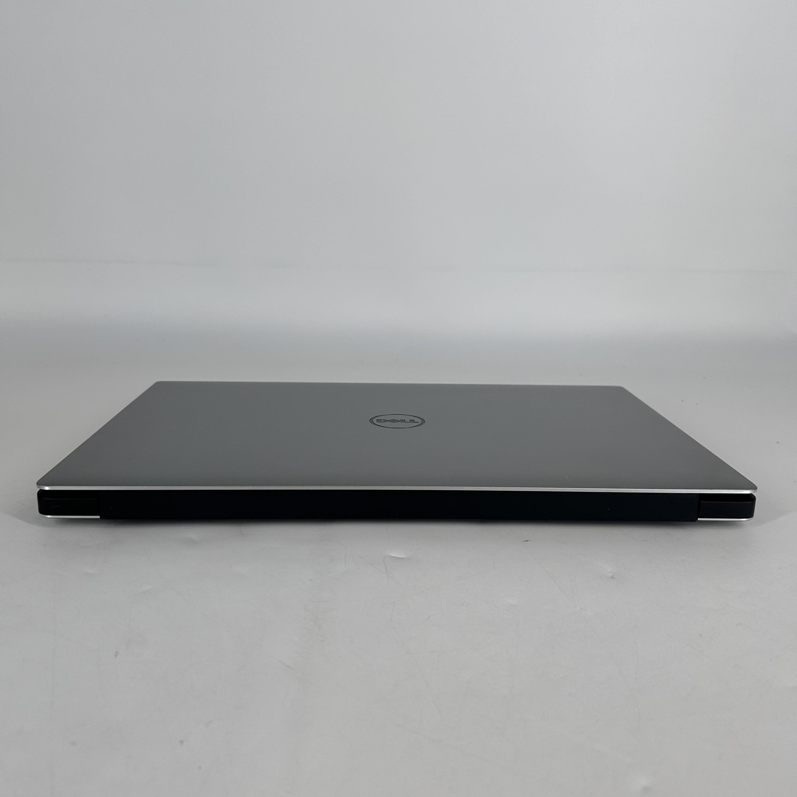 Dell XPS 15 9560 FHD i7-7700HQ 2.80GHz 16GB 512GB SSD GTX 1050 Good