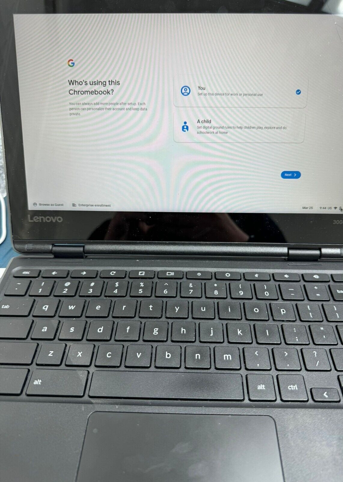 Lenovo 300e Touchscreen Chromebook 11.6″ 4GB 32gb SSD WORKS GOOD