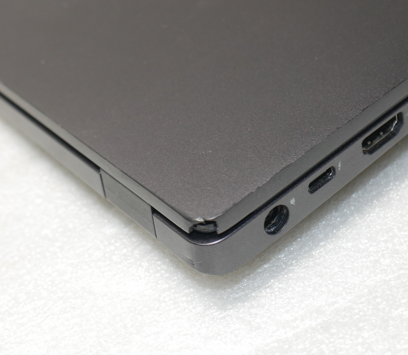 Dell Latitude 5300 Core i5 8365 256GB SSD 16GB Windows 10 Pro webcam Touchscreen