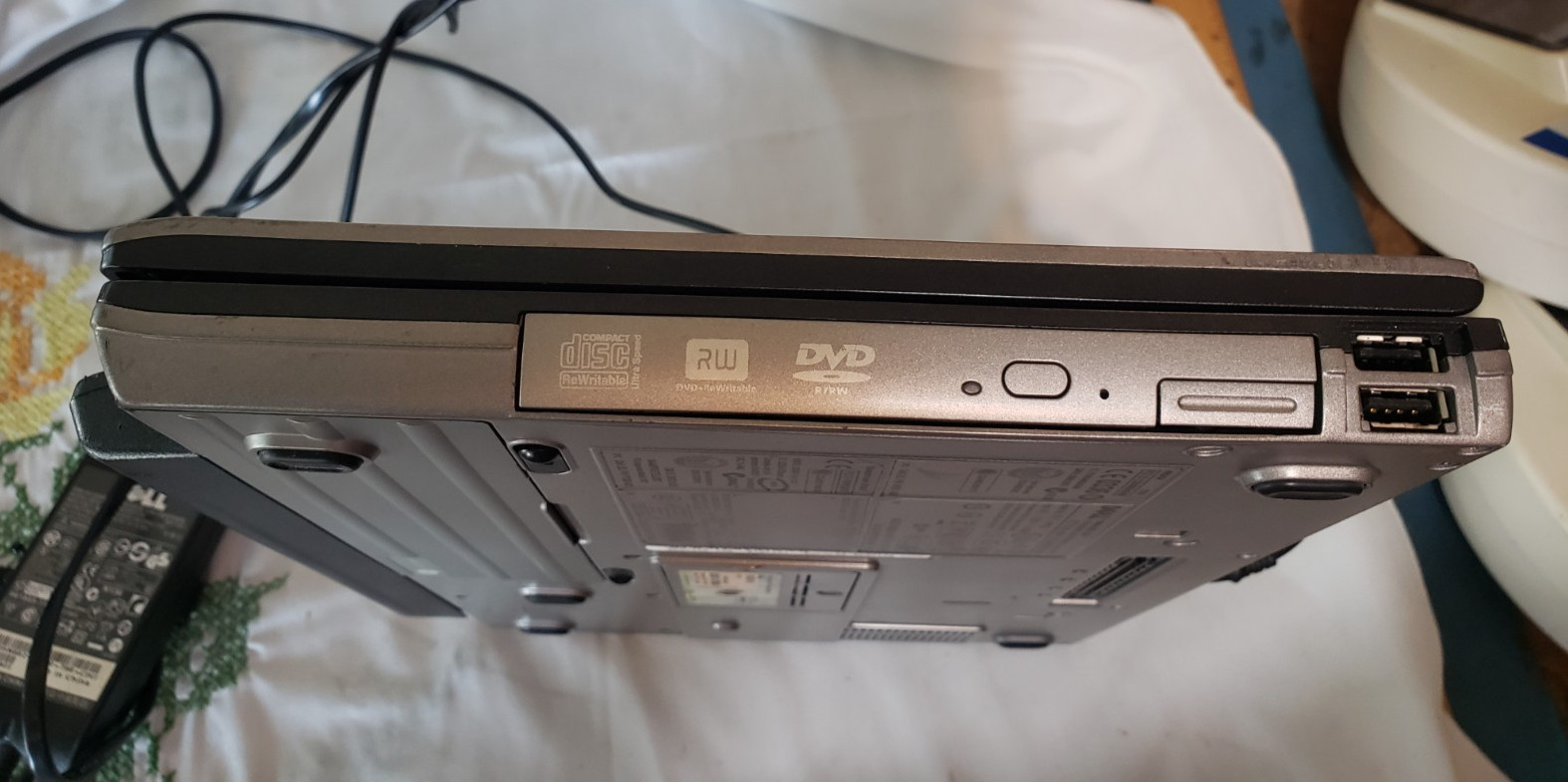 Dell Latitude D630 Laptop Windows Vista WiFi Serial port DVD/CD Works SEE Pics