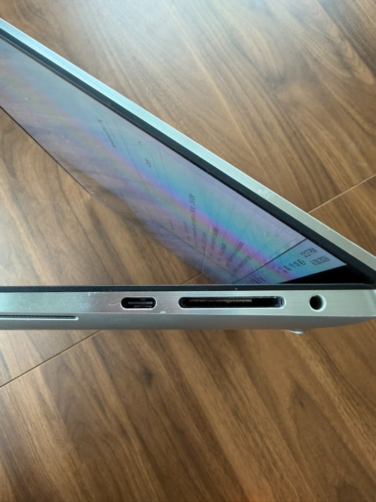 Dell XPS 9510 15.6″ 1TB , i9-11900H, 32GB RAM, NVIDIA 3050 Ti 4K Touchscreen