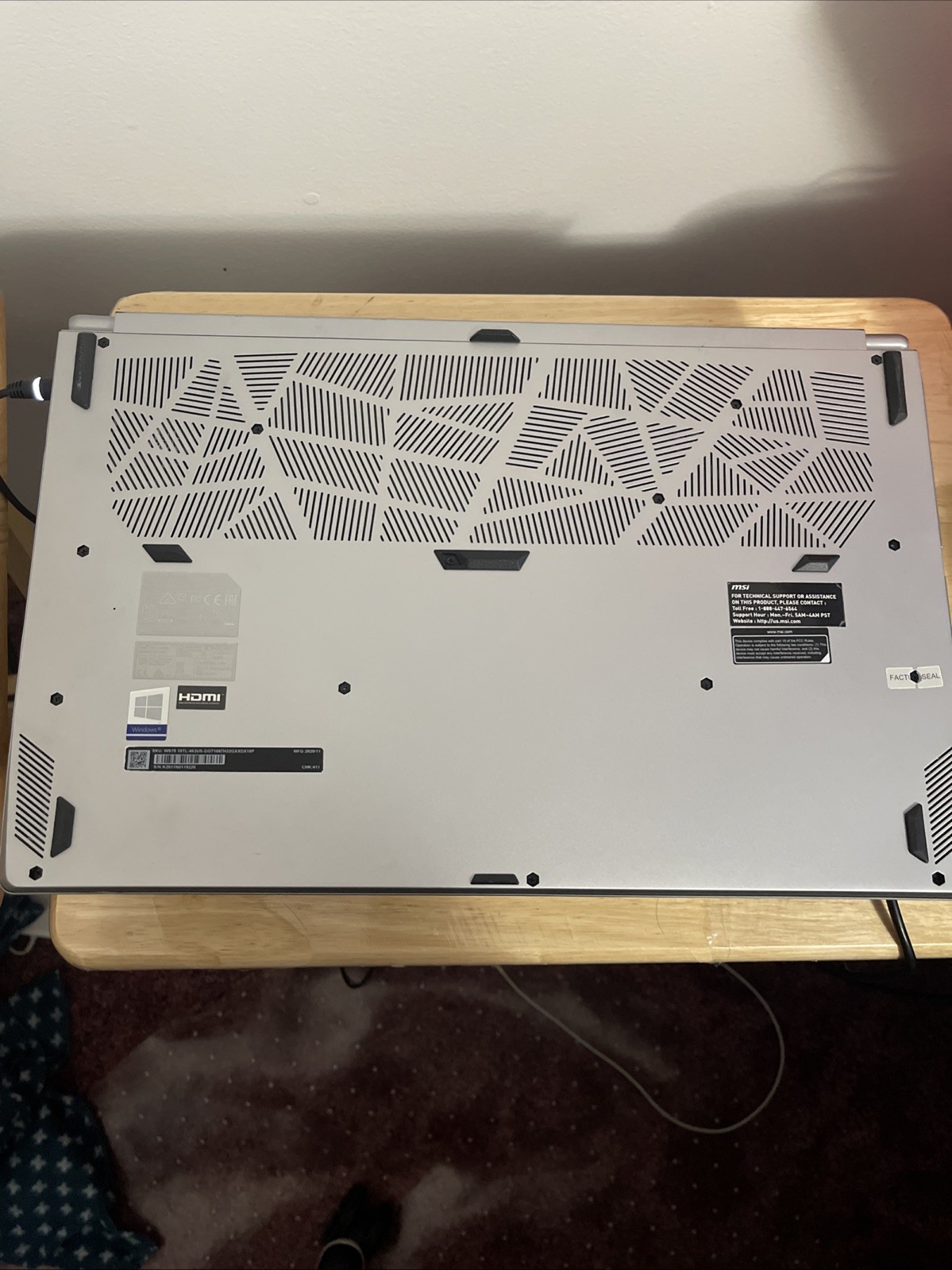 MSI WS75 10TL 17.3″ i7-10875H 32GB RAM RTX 4000 TWO 1TB NVMe W11 Pro+AC ADAPTER