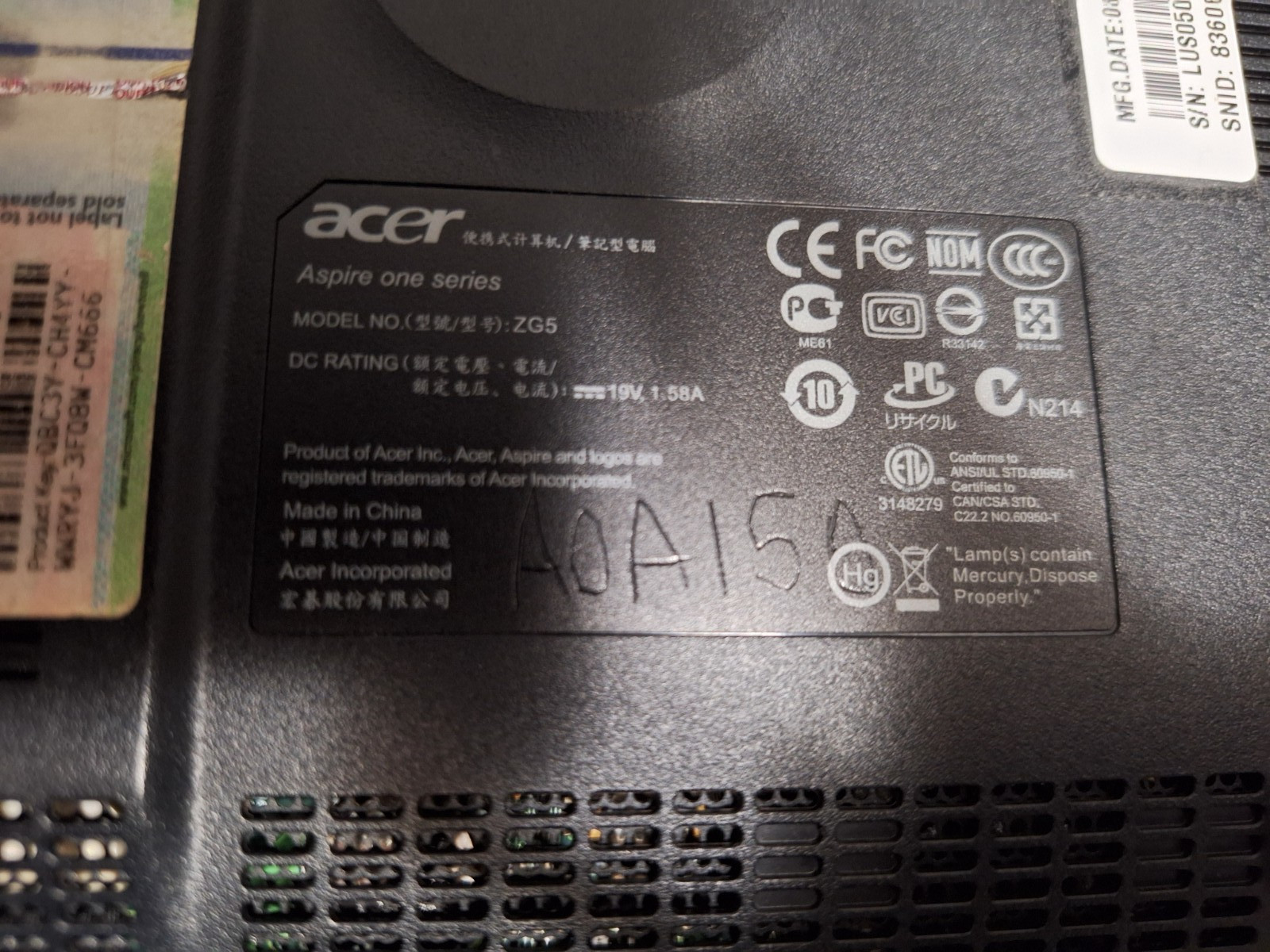 Acer Aspire One ZG5 Mini Laptop w/ Bag, Extra Batteries, Power Cables, & Manual