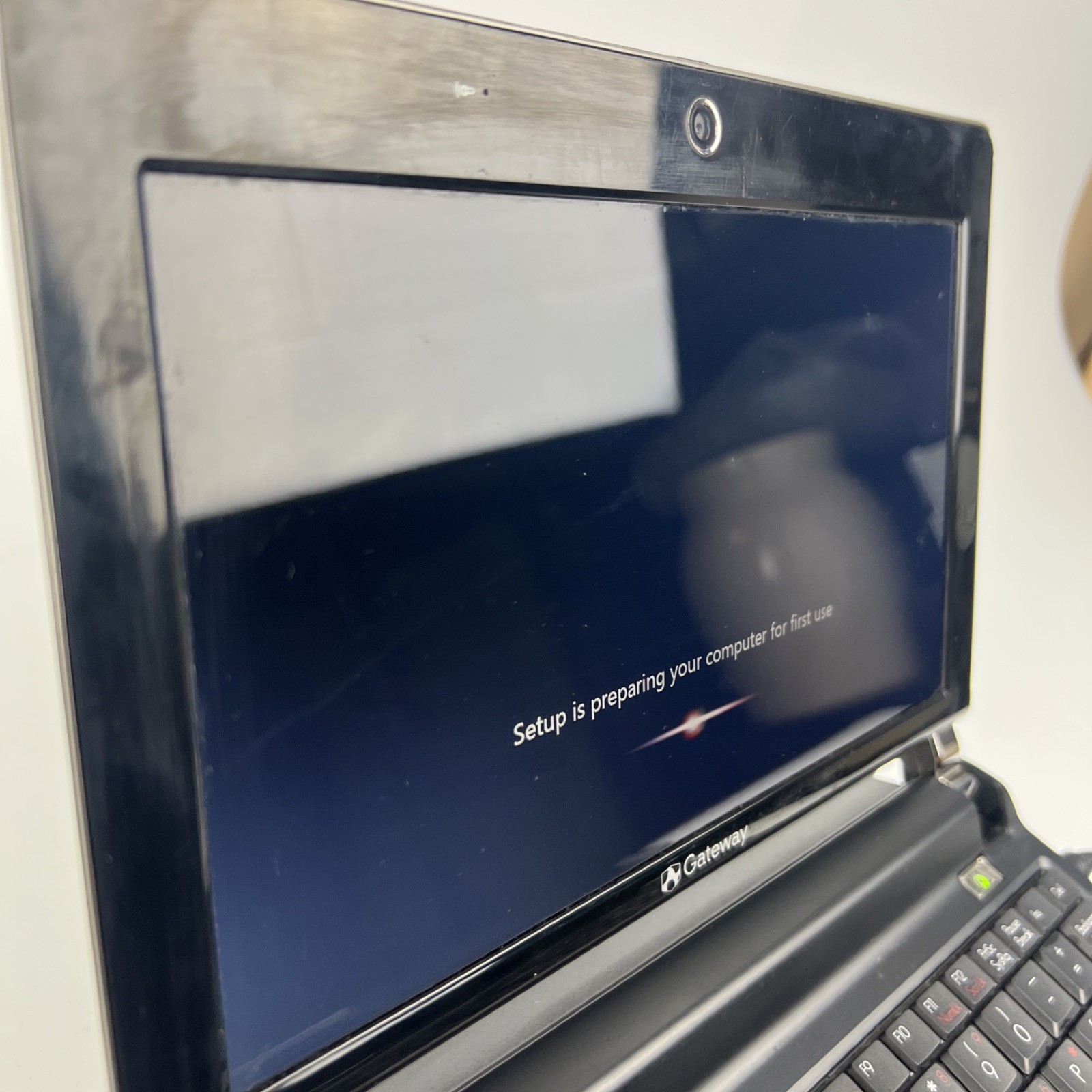 Gateway KAV60 10″ Netbook Intel N270 1GB RAM 160GB HDD Win7 Needs Battery