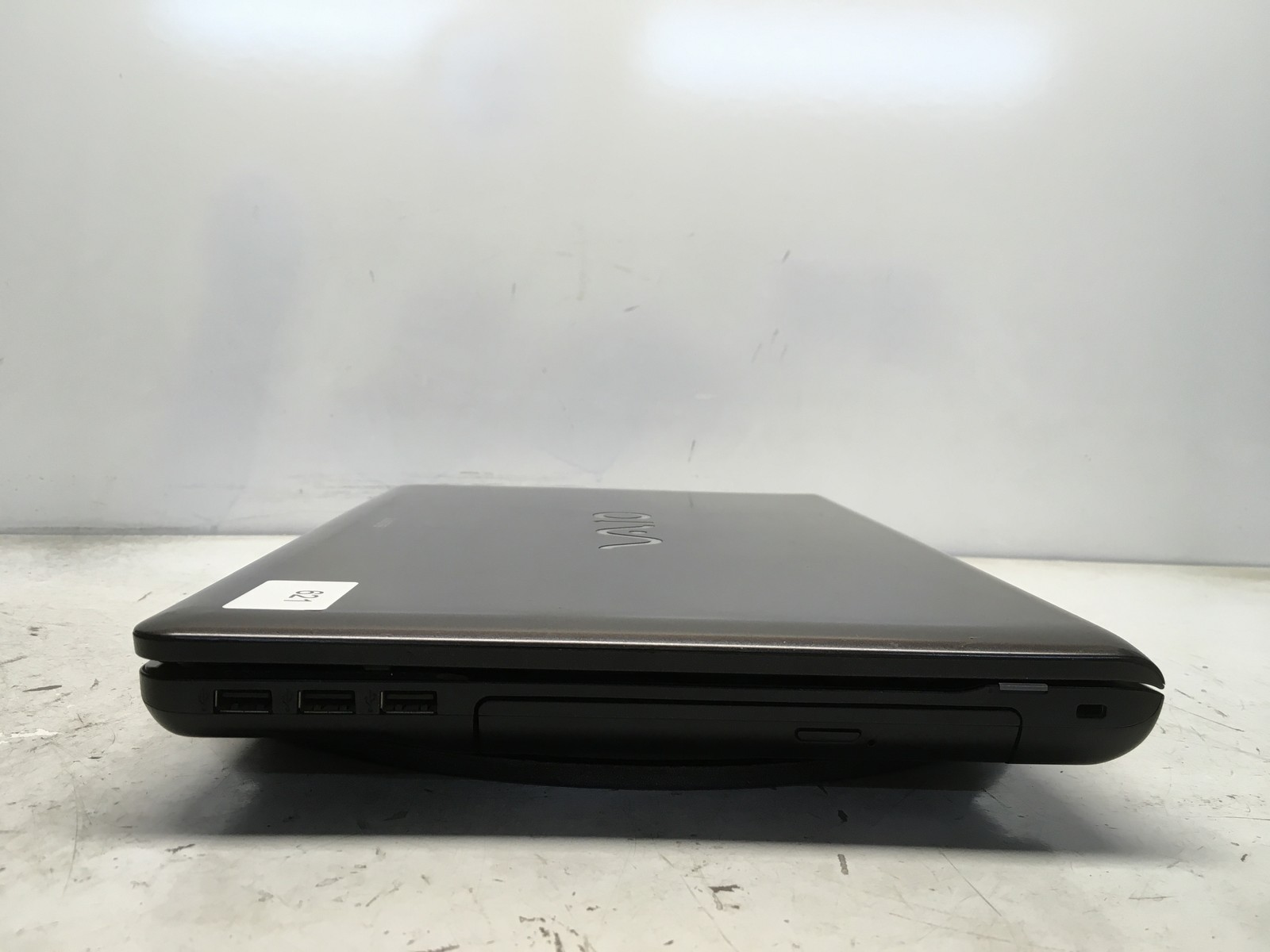 Sony Vaio VPCEB33FM Intel Core i3-370M 2.4GHz 4 GB NO HDD No Batt