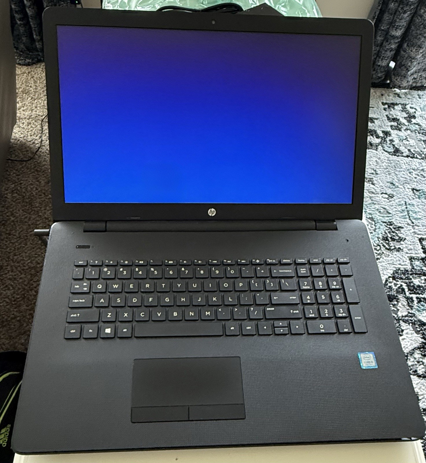 17.3″ HP PAVILION 17-BS049DX INTEL CORE i5-7200U 2.50GHZ No DDR, HHD, Adapter