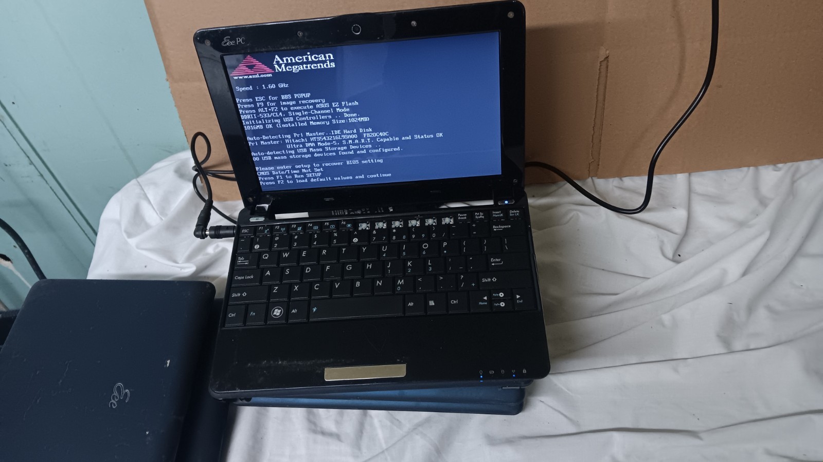 Lot of 6 ASUS EEe PC Mini Netbooks Laptops Intel Atom 1.6 GHz 160 GB HD Linux OS