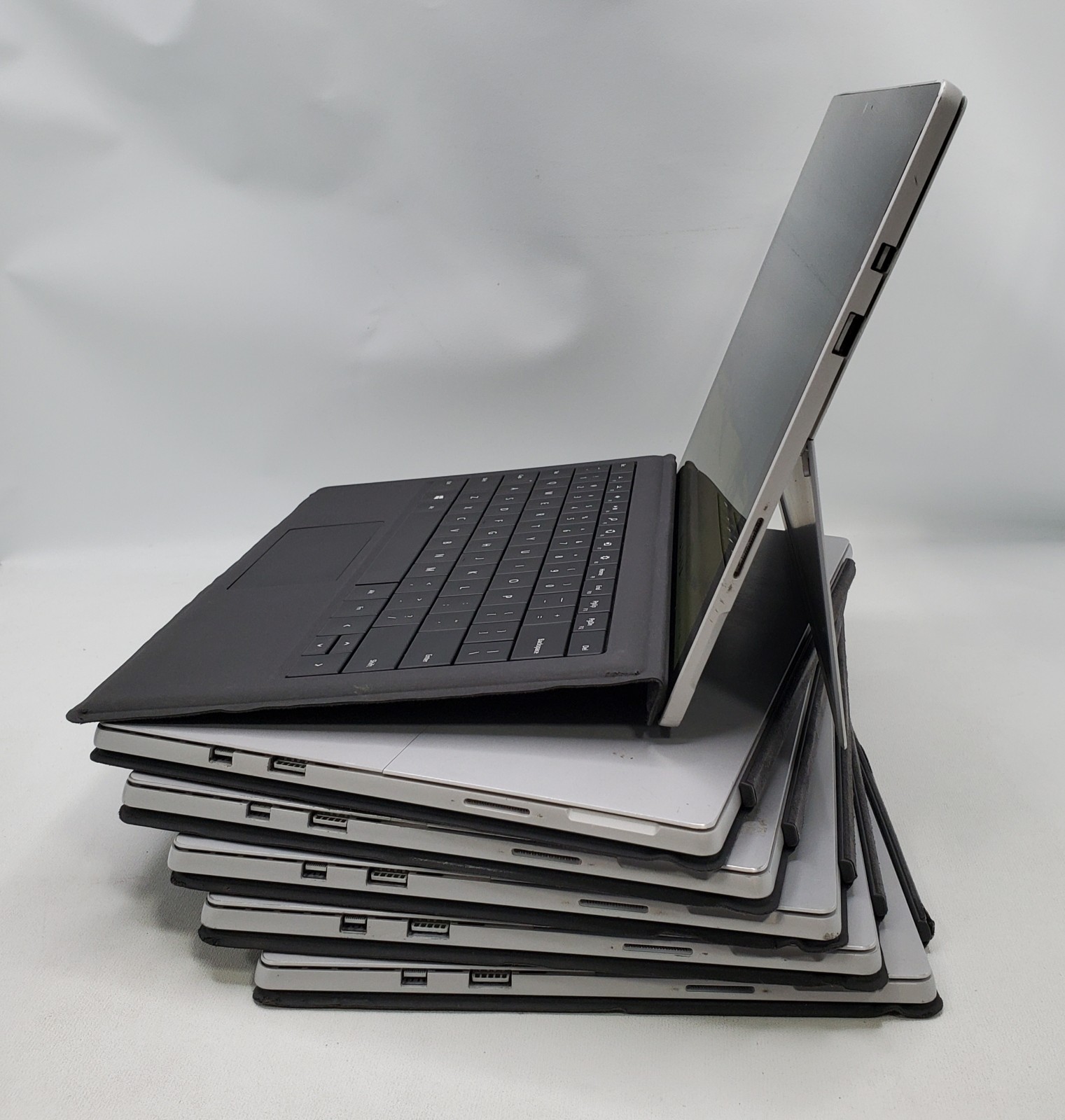 Microsoft Surface Pro 5 1796 12.3″ Core m3-Y730 1.00GHz 4GB RAM 128GB SSD Win 11