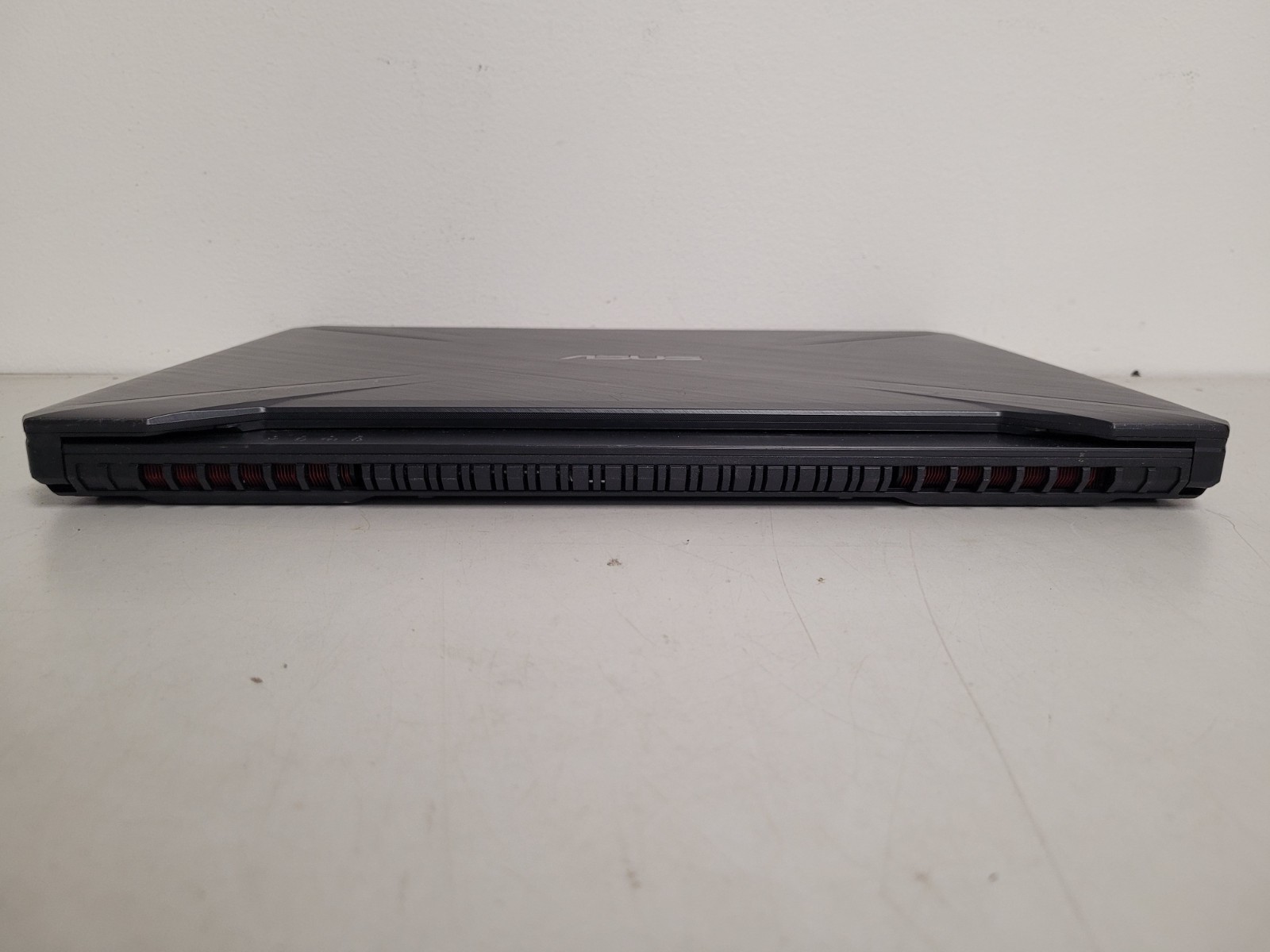 ASUS TUF Gaming 15.6″ FHD i7-9750H no ram noSSD FX505GT-AB73*Parts LANRCV0056324