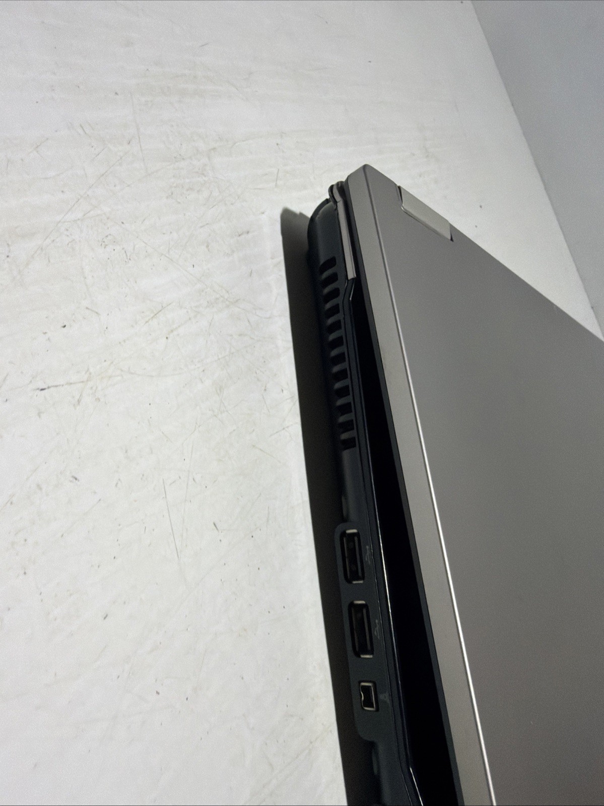 Hp Elitebook 6930p 14″ Laptop Core 2 Duo P8700 2gb Ram No Drives Boots Bios