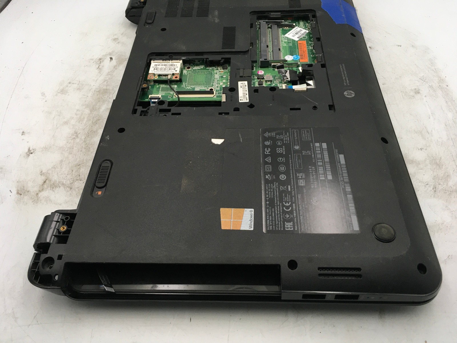 HP 15 D069WM – FOR PARTS/DAMAGED – INTEL i3-3110M – NO RAM – NO BATTERY -READ-BB